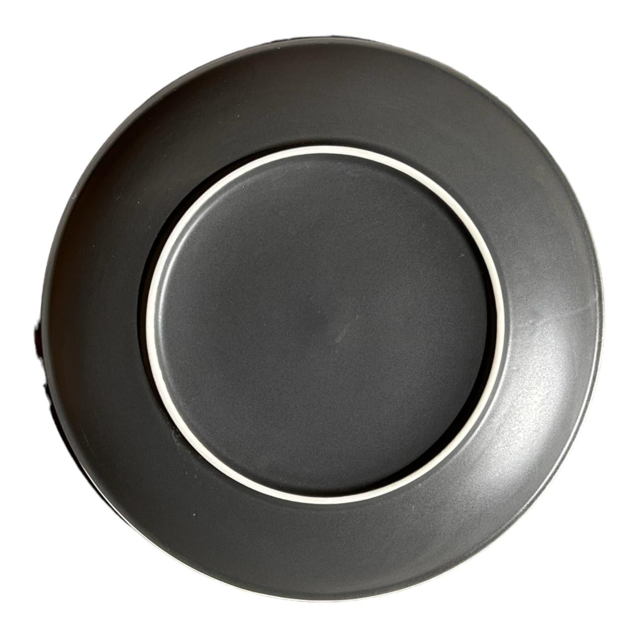 Elegant Black and White Ceramic Dinner Plate - Future Decor